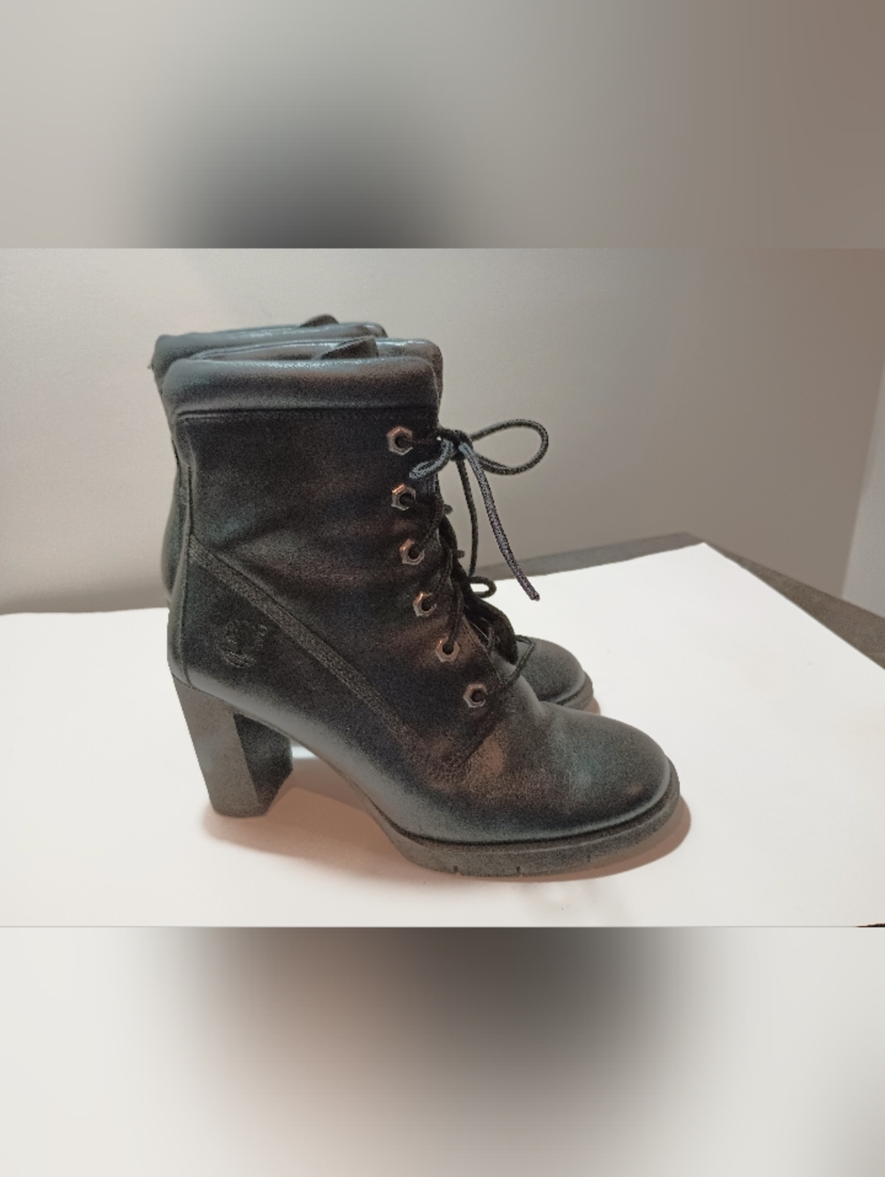 Timberland Women's Black Leather Lace-Up Heeled Ankle Boots